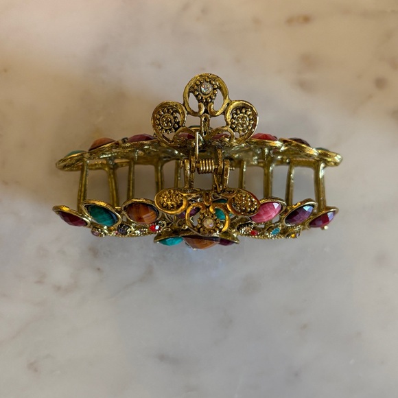 Vintage Jeweled Jaw Clip - Picture 3 of 5